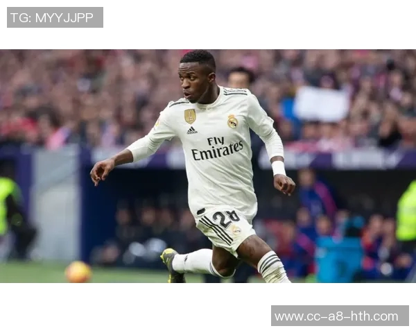 卡马乔谈维尼修斯情绪波动与阿隆索适应首赛季的挑战